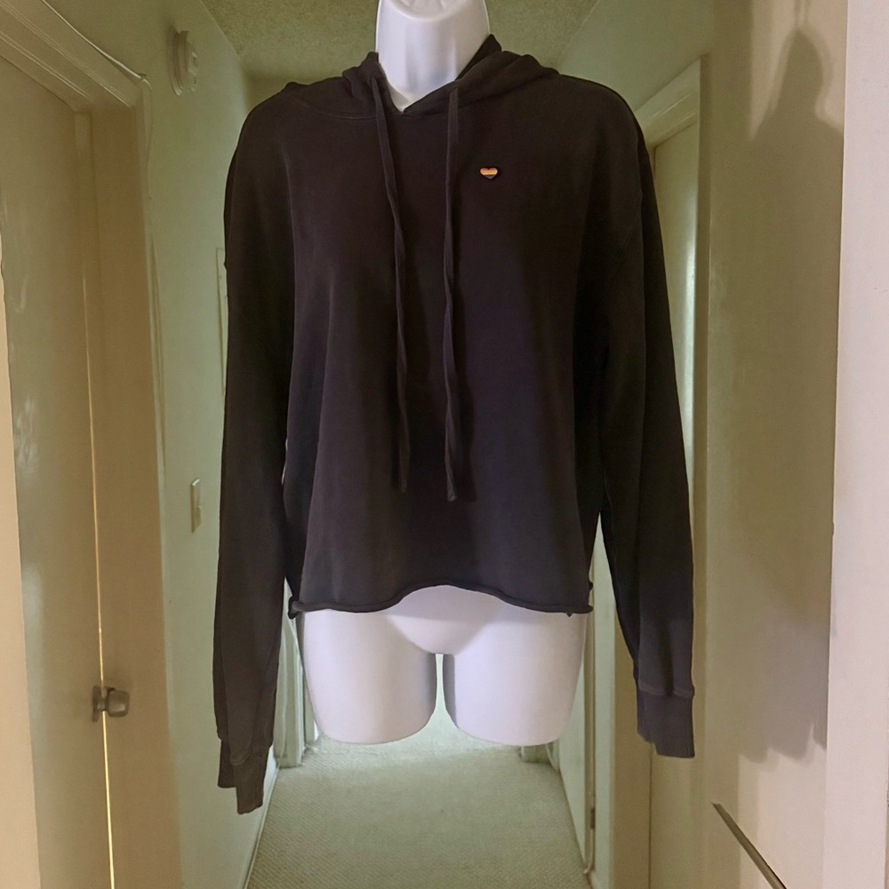 Spiritual Gangster Black Cropped Hoodie with Tiny Heart Patch